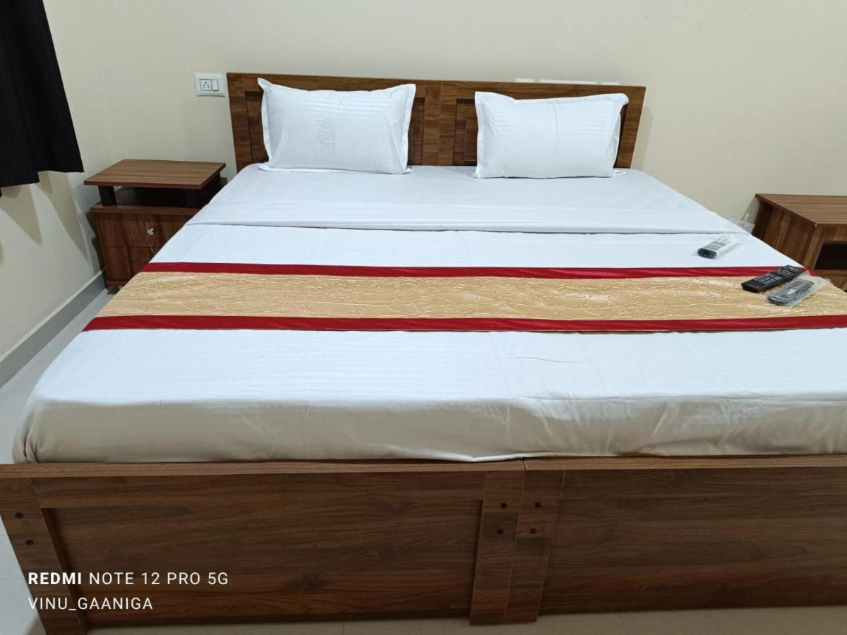 Premier Inn Lodge Mangalore Exteriör bild